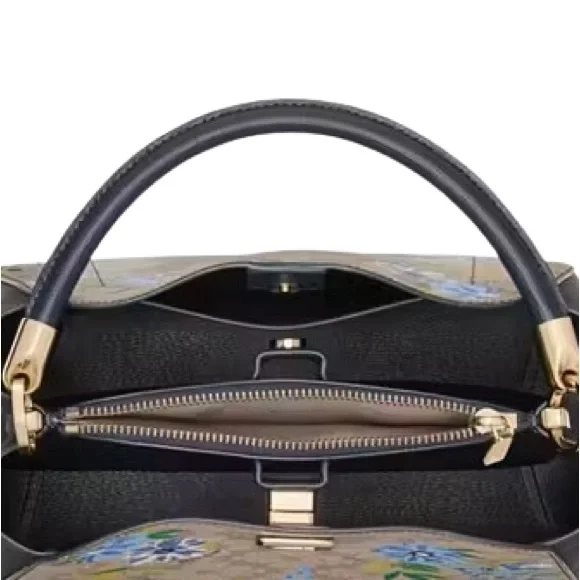 Kate Spade New York
SPADE FLOWER FLORAL MEDIUM TOP HANDLE SATCHEL - Picture 5 of 6